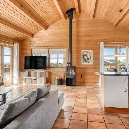Burghar - 300m To The Fjord By Interhome